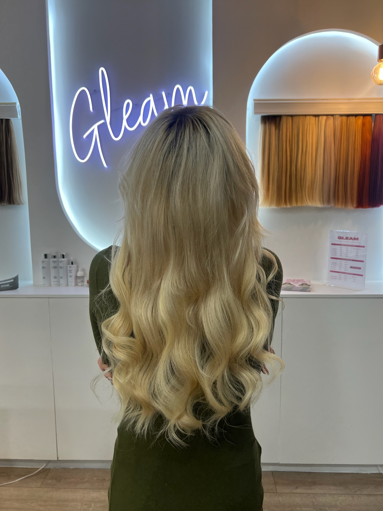 Après pose kératine — cheveux longs ondulés